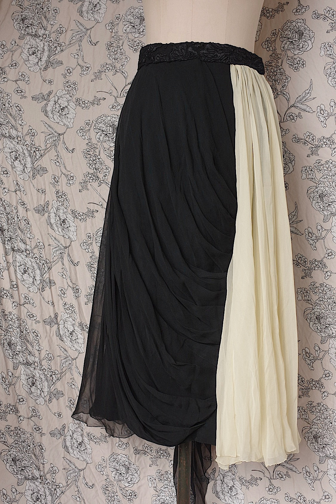 アンティークスカート vêtement  antique シフォンドレープスカート .FR a l'epoque