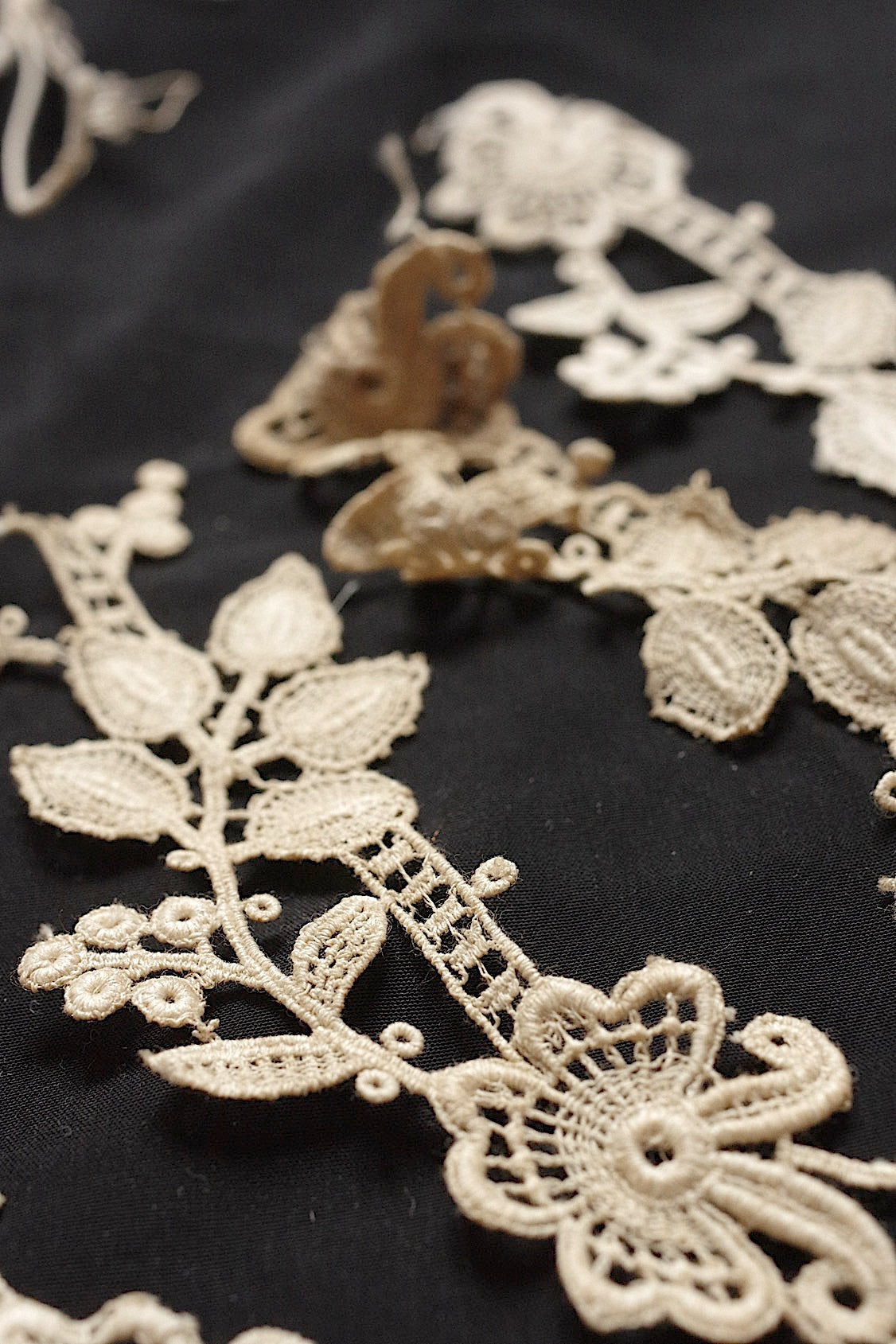 アンティークレース dentelle antique モチーフレースlots1 .FR a l'epoque