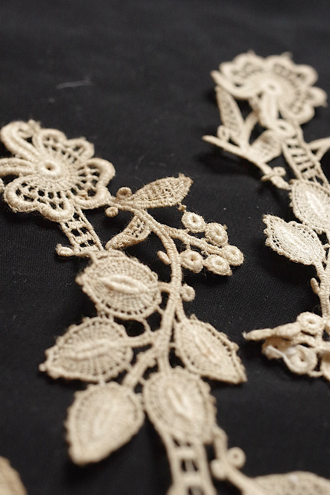 アンティークレース dentelle antique モチーフレースlots1 .FR a l'epoque