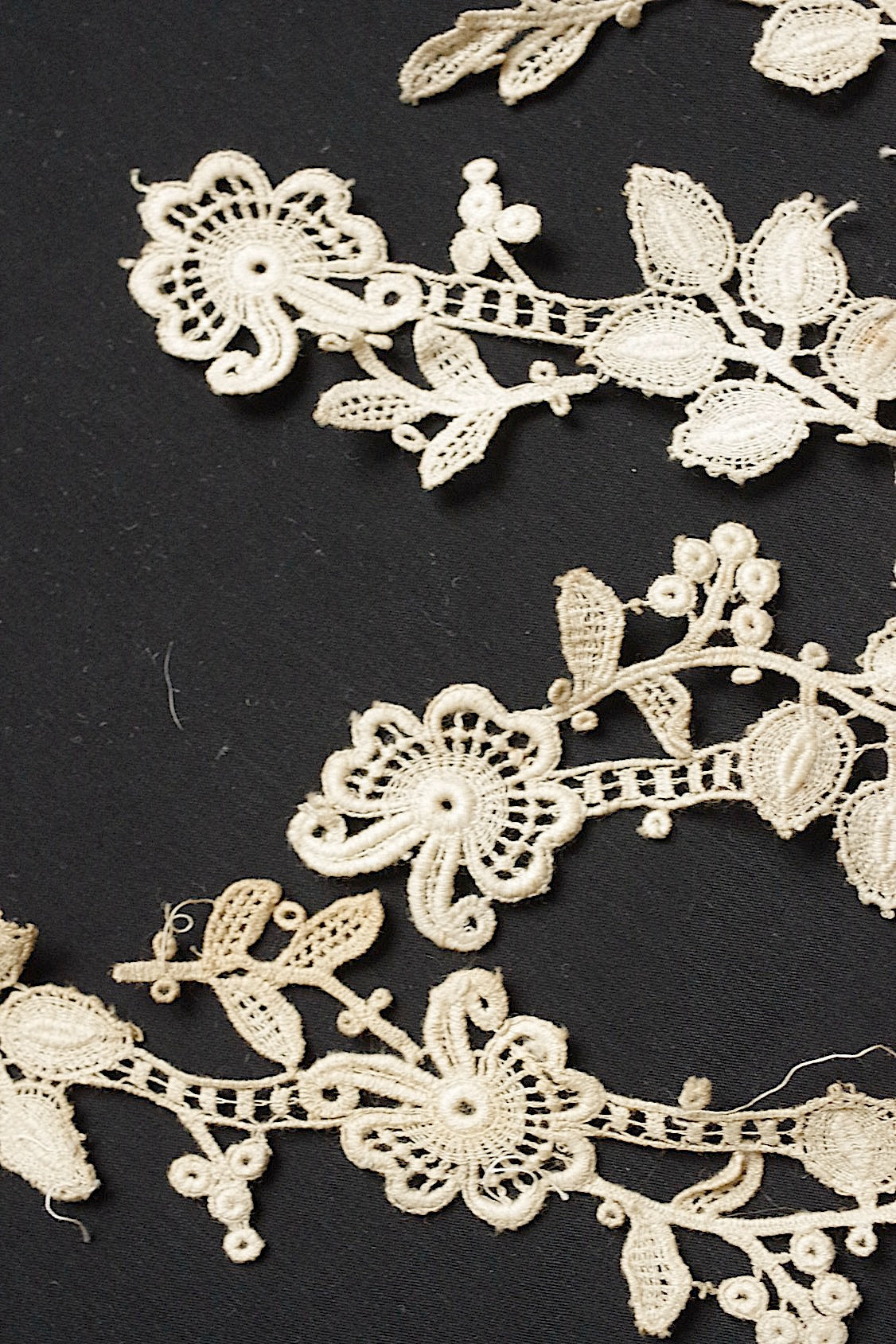 アンティークレース dentelle antique モチーフレースlots1 .FR a l'epoque