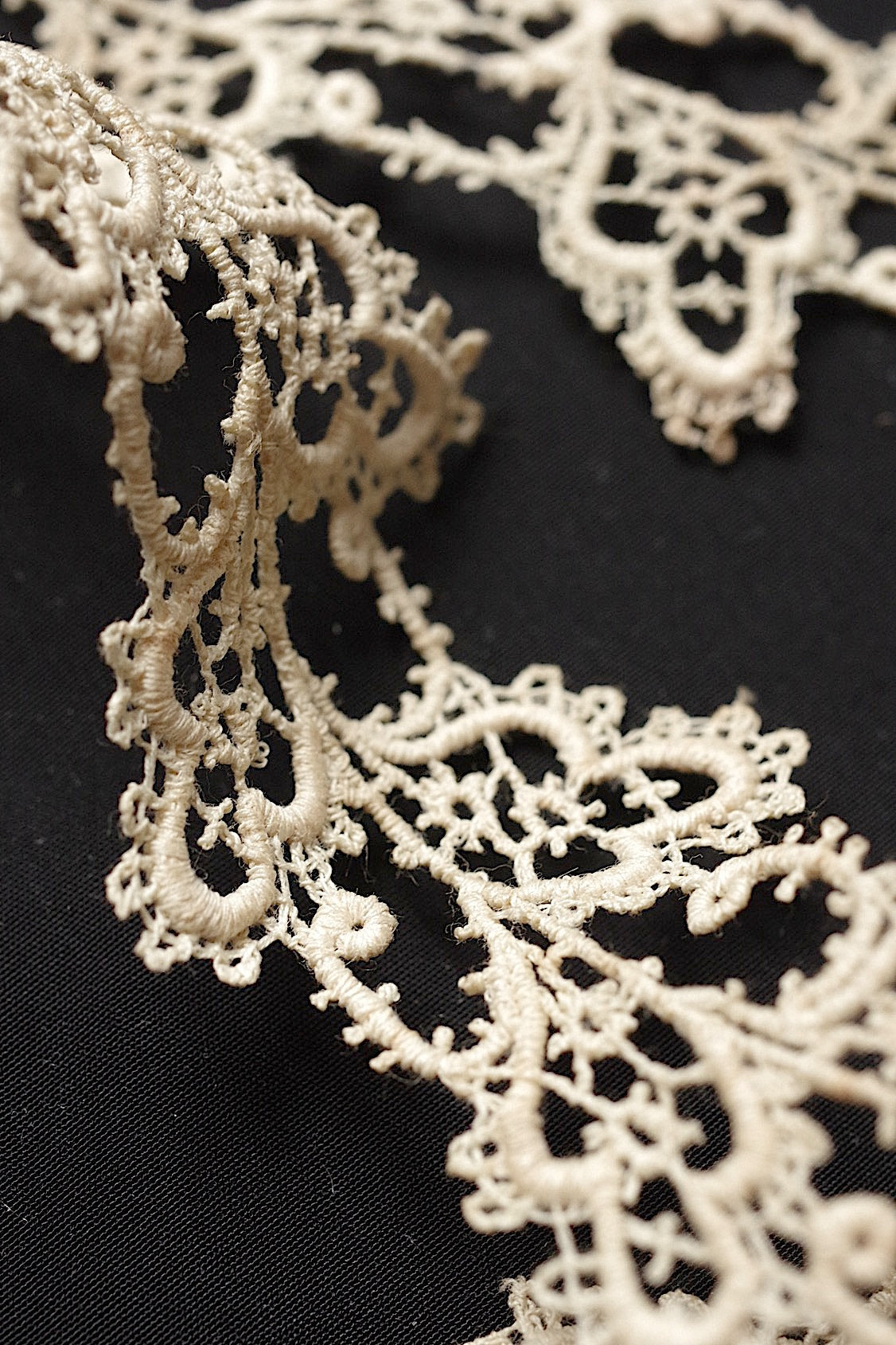 アンティークレース dentelle antique モチーフレースlots2 .FR a l'epoque