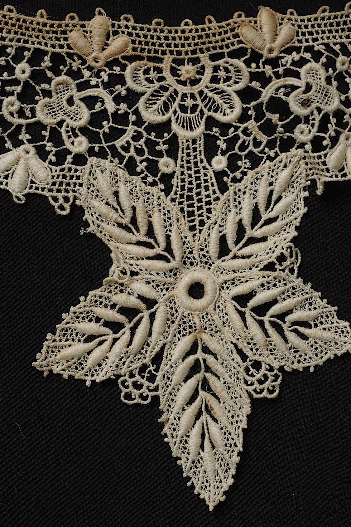 アンティークレース dentelle antique モチーフレースlots3 .FR a l'epoque