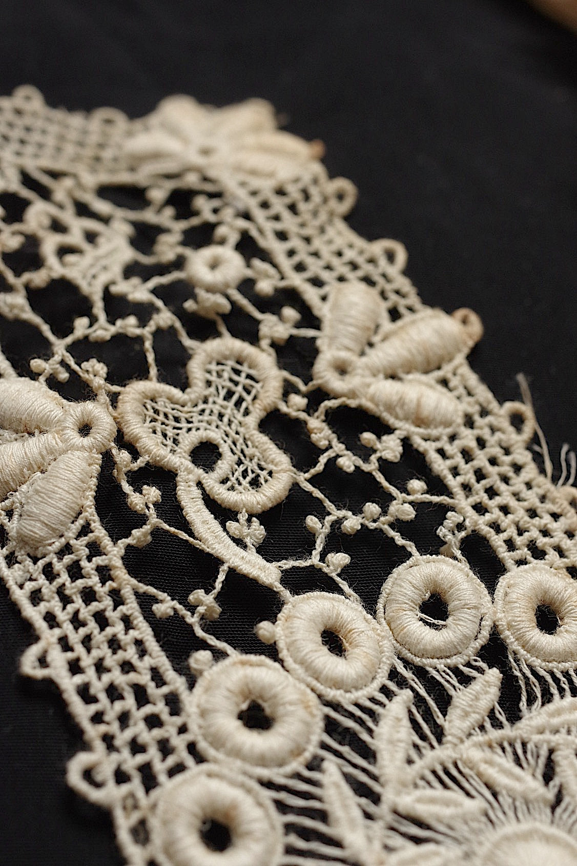 アンティークレース dentelle antique モチーフレースlots3 .FR a l'epoque