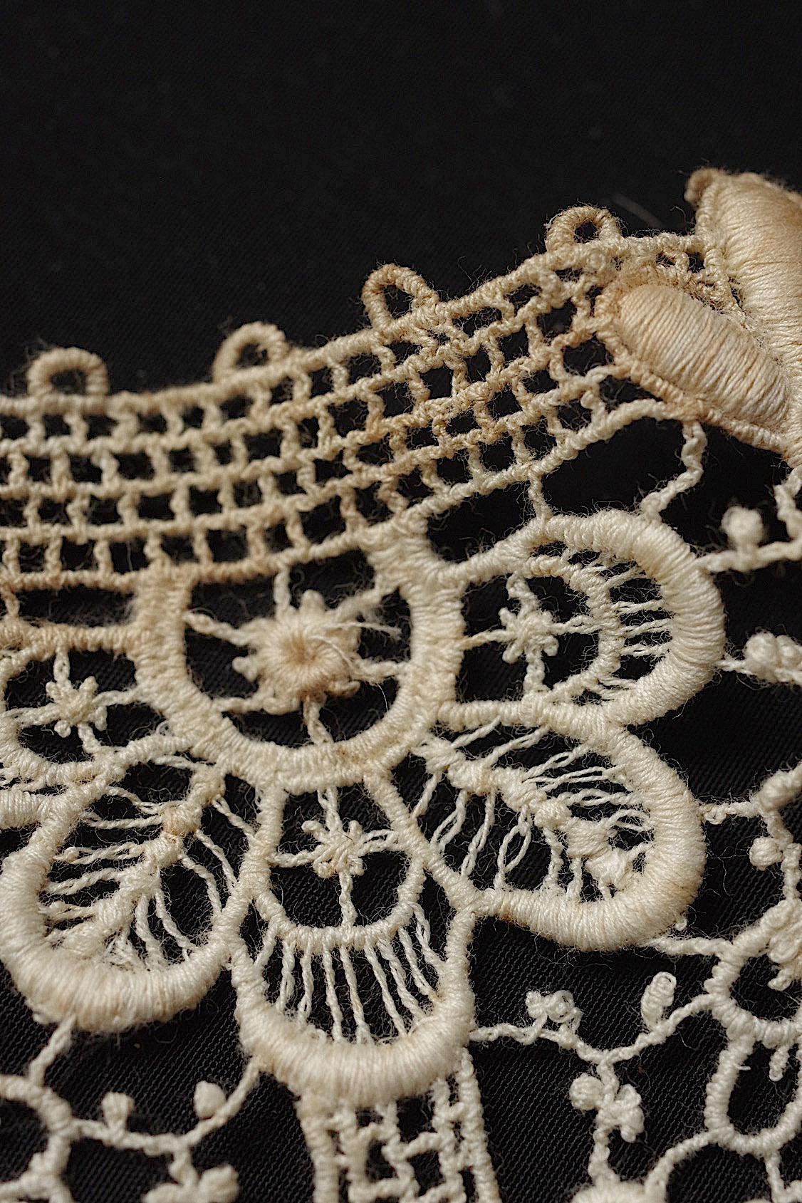 アンティークレース dentelle antique モチーフレースlots3 .FR a l'epoque