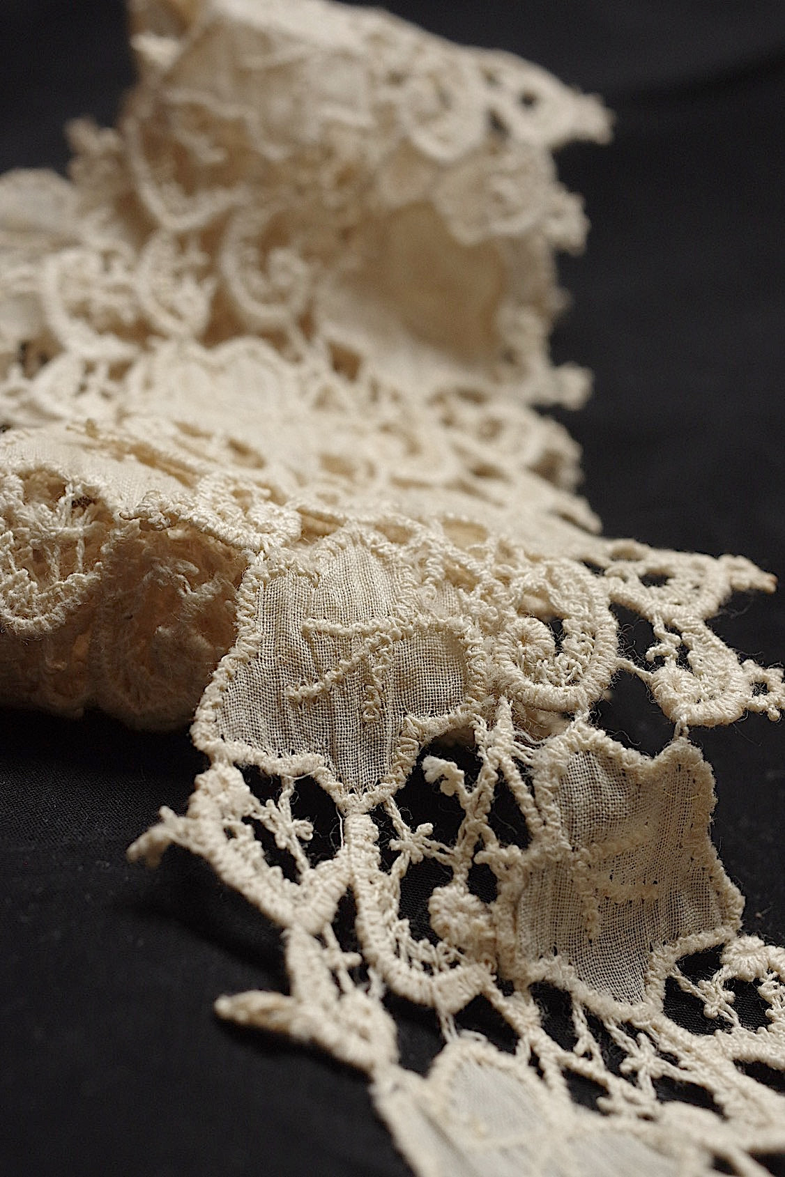 アンティークレース dentelle antique モチーフレースlots3 .FR a l'epoque