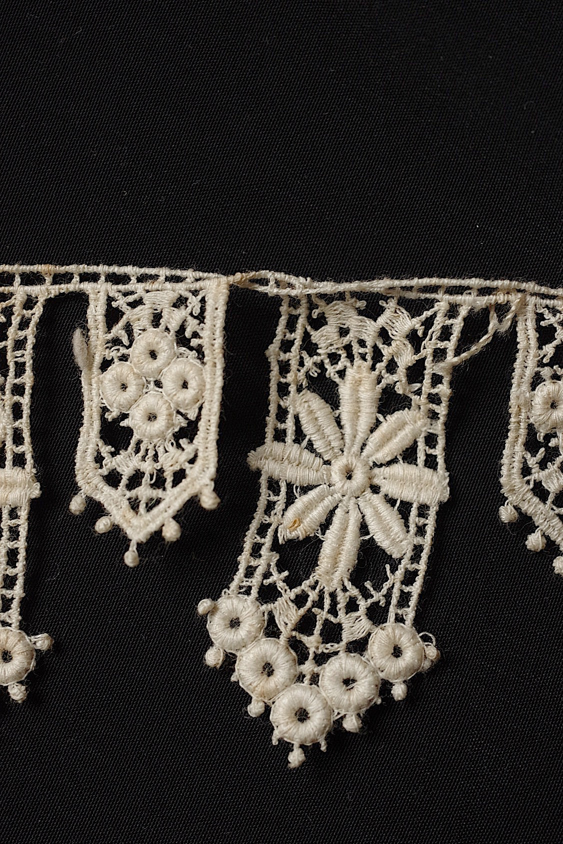 アンティークレース dentelle antique モチーフレースlots5 .FR a l'epoque