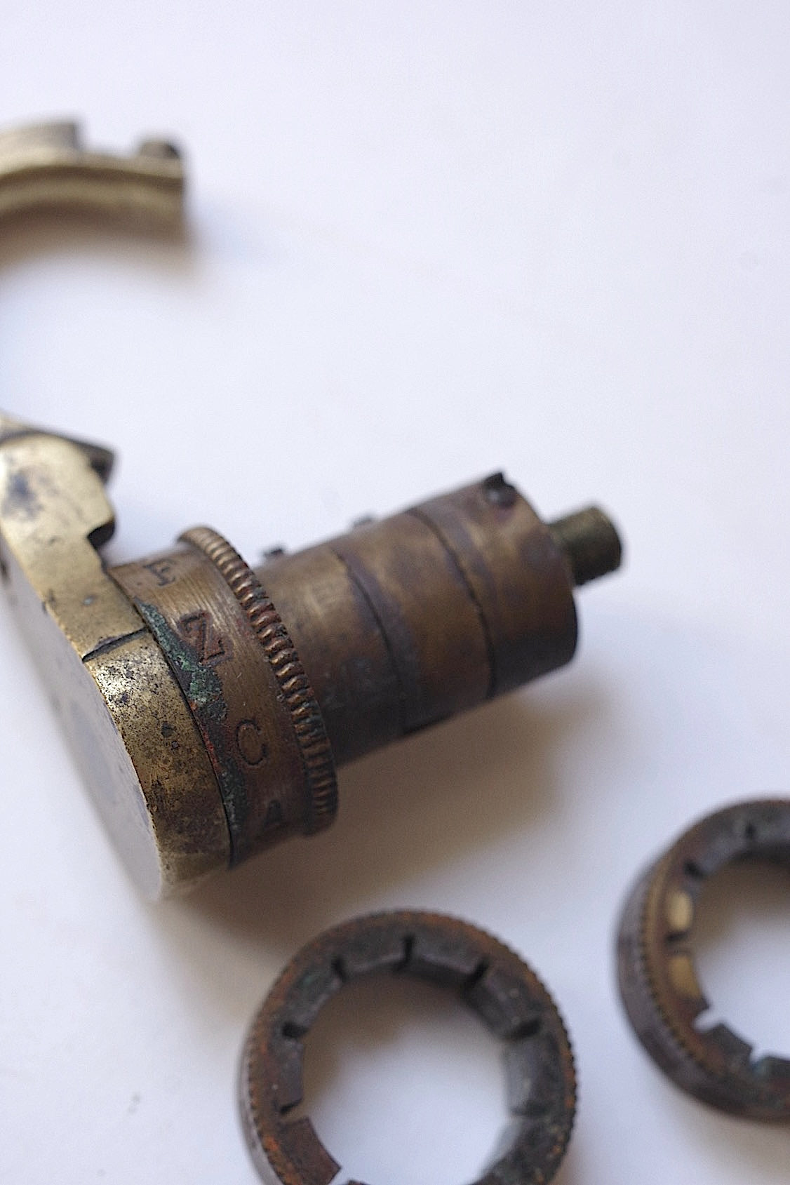 アンティーク錠 antique cadenas .FR a l'epoque