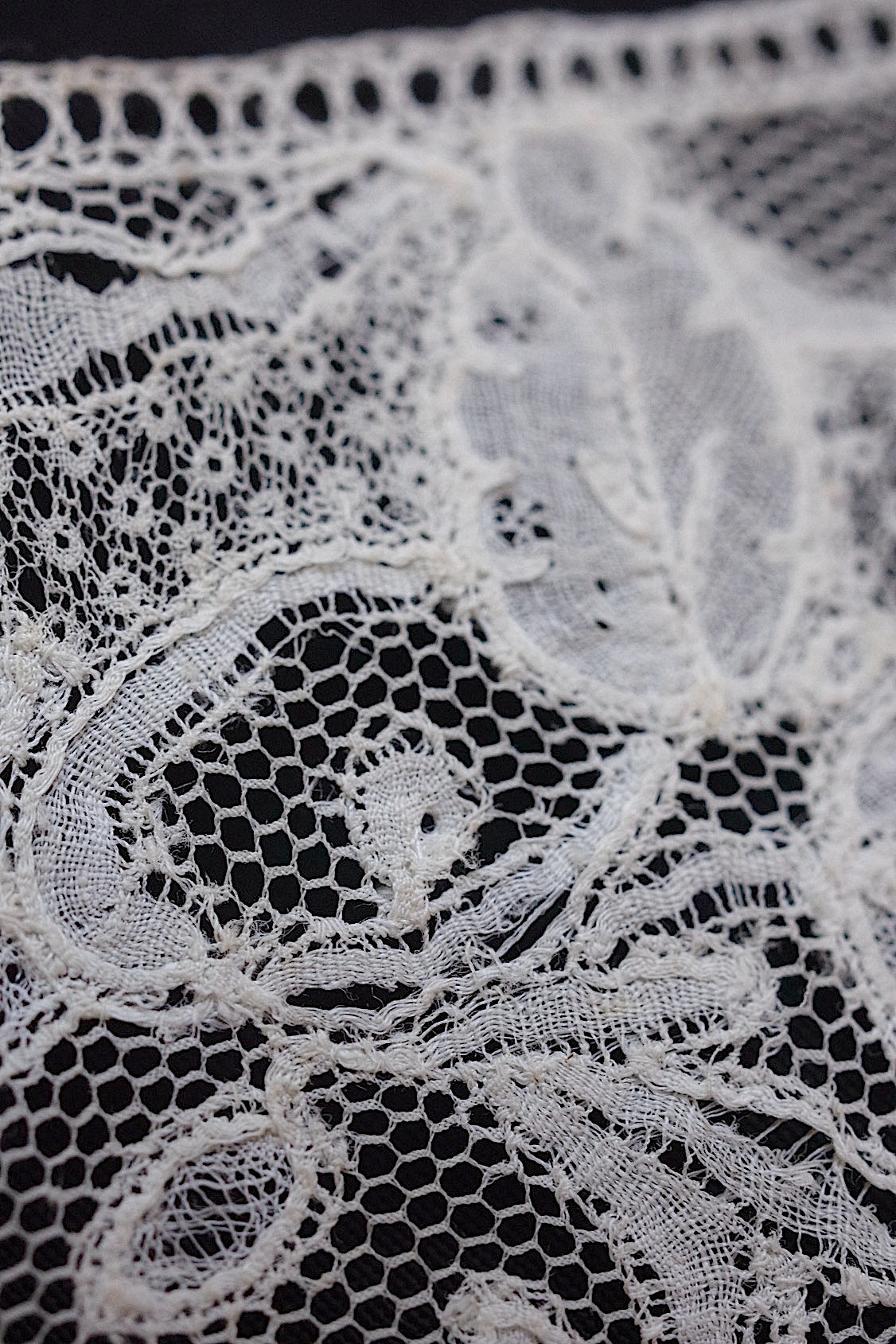 アンティークレース dentelle antique 222cm .FR a l'epoque