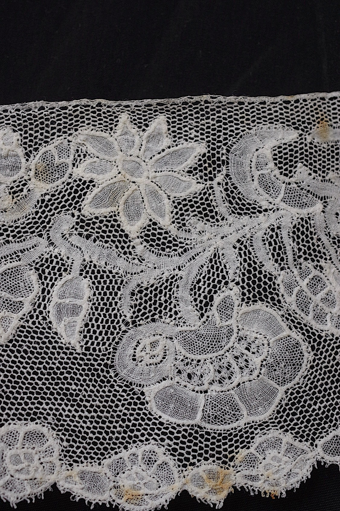 アンティークレース dentelle antique 204cm .FR a l'epoque