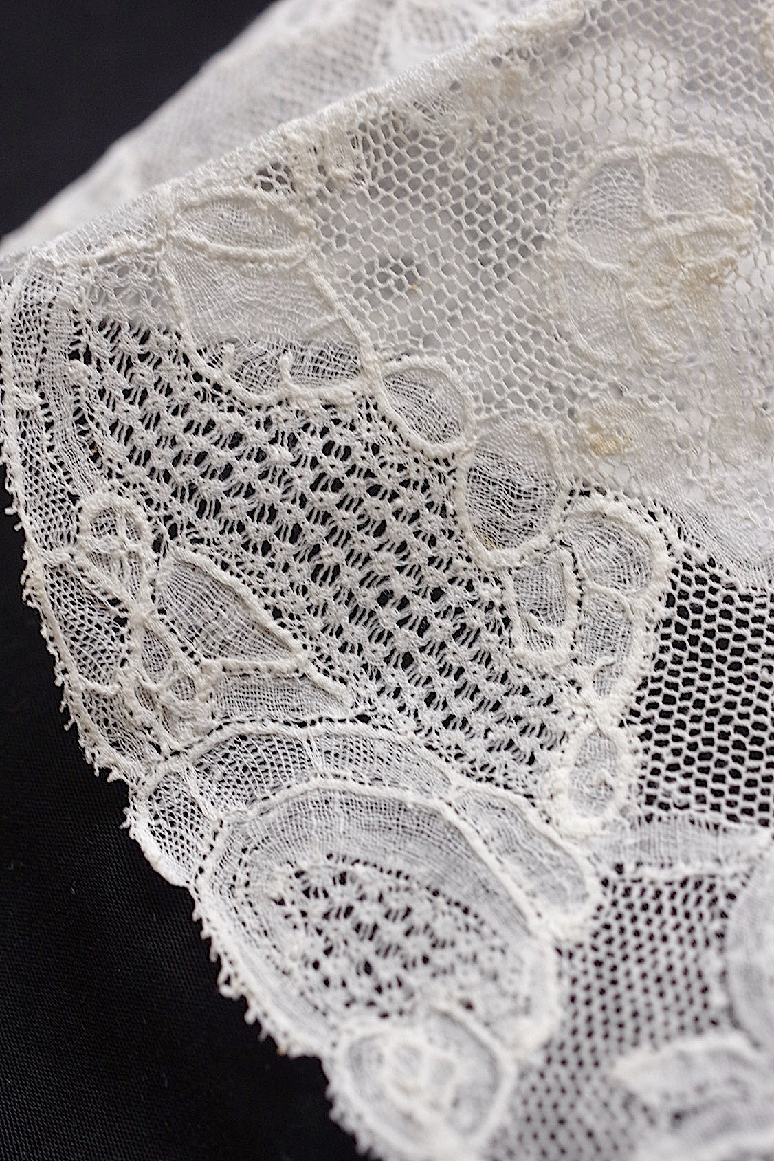 アンティークレース dentelle antique 204cm .FR a l'epoque