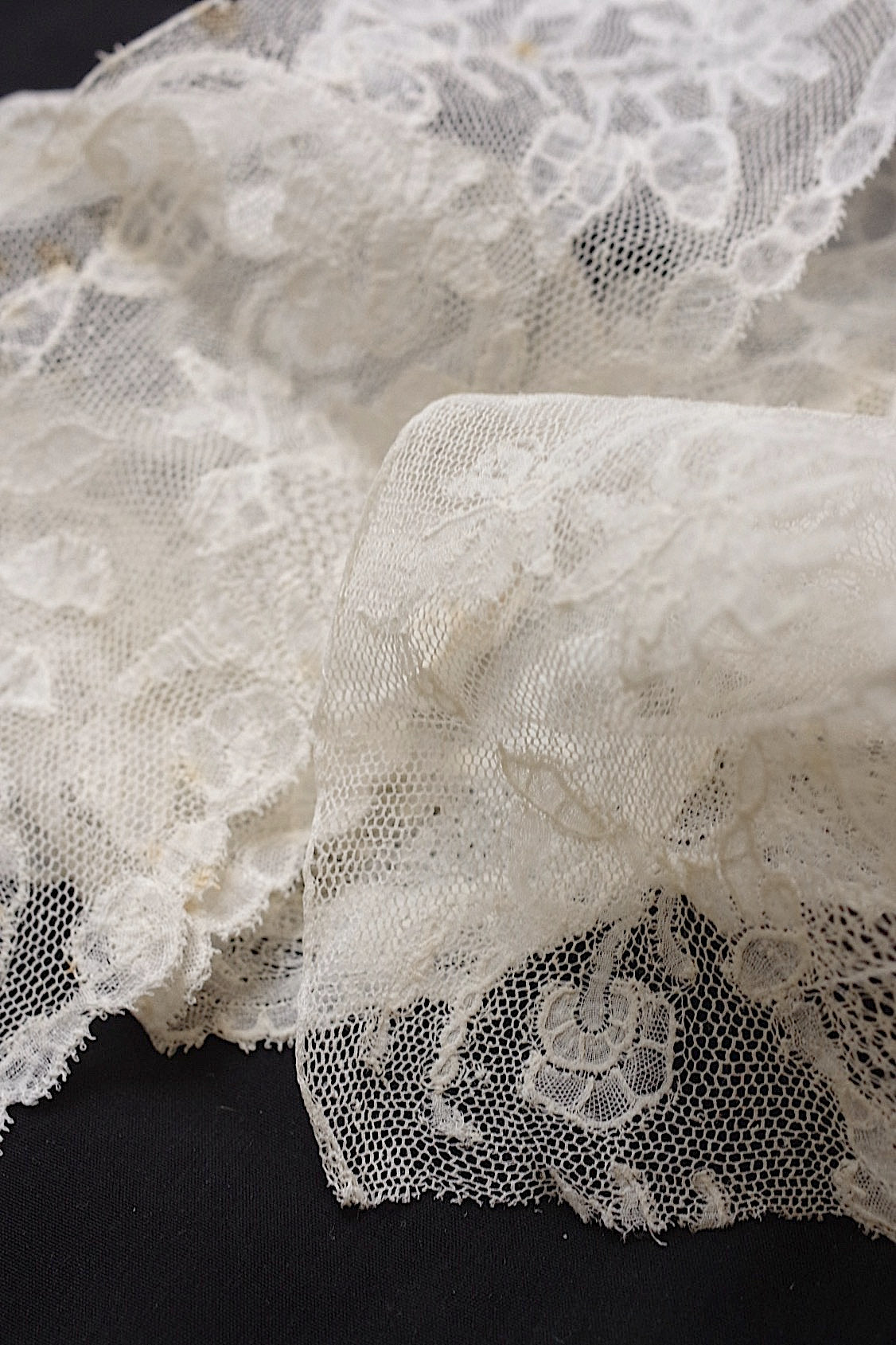 アンティークレース dentelle antique 204cm .FR a l'epoque