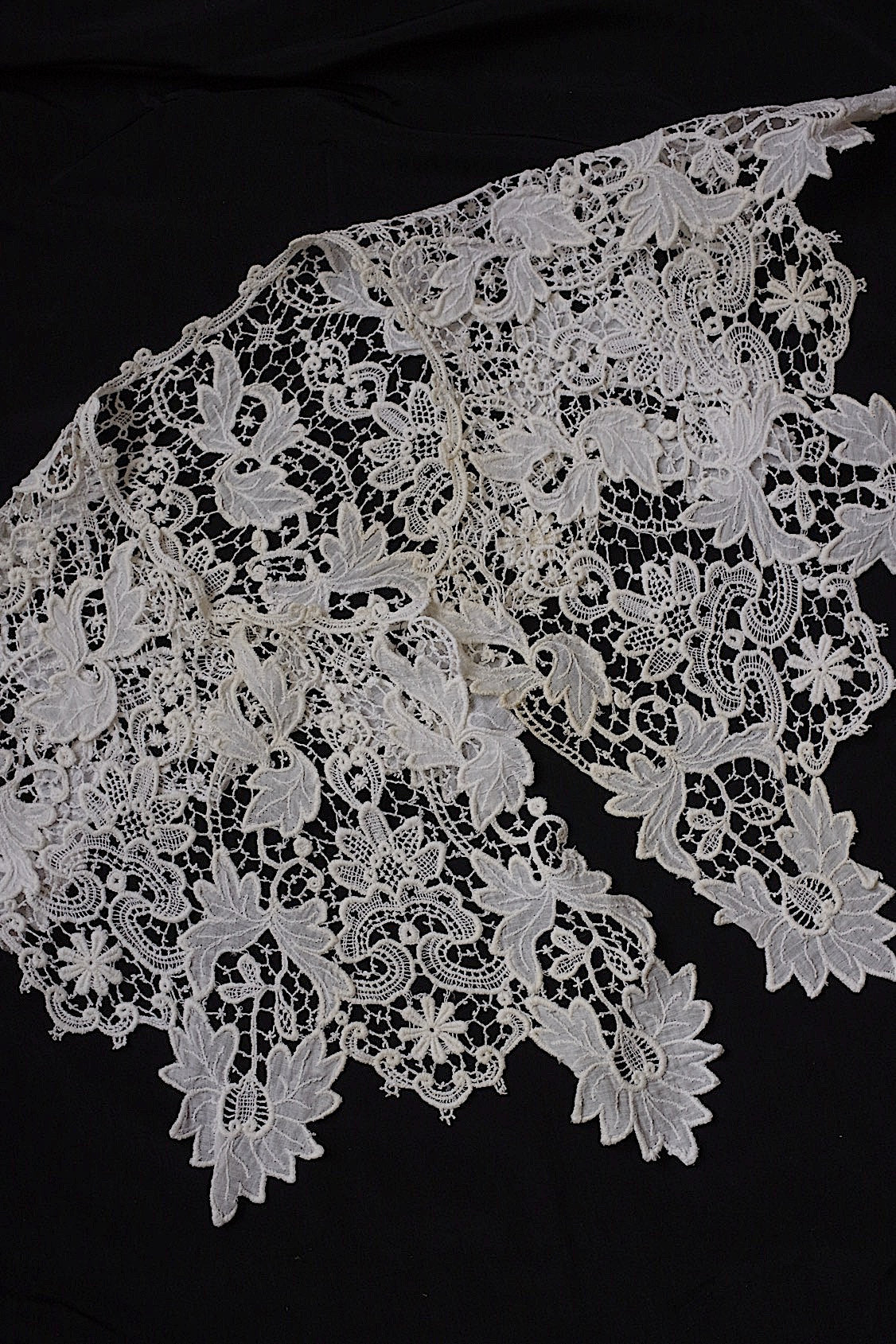 アンティークレース dentelle antique 襟 .FR a l'epoque