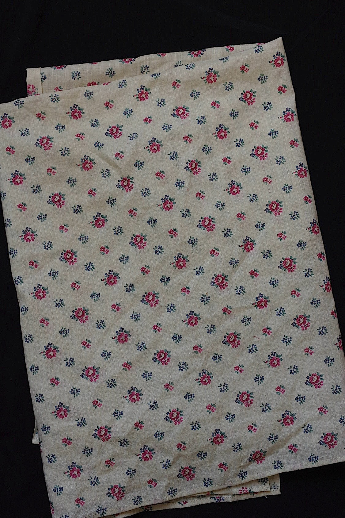 アンティーク生地  tissu antique 小花がら生地 .FR a l'epoque