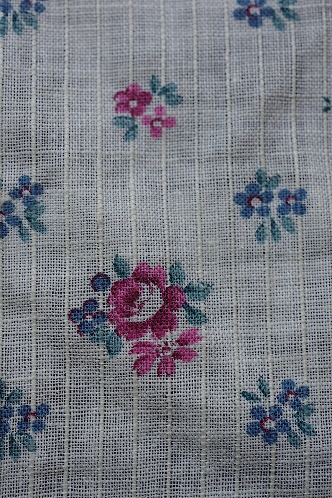 アンティーク生地  tissu antique 小花がら生地 .FR a l'epoque