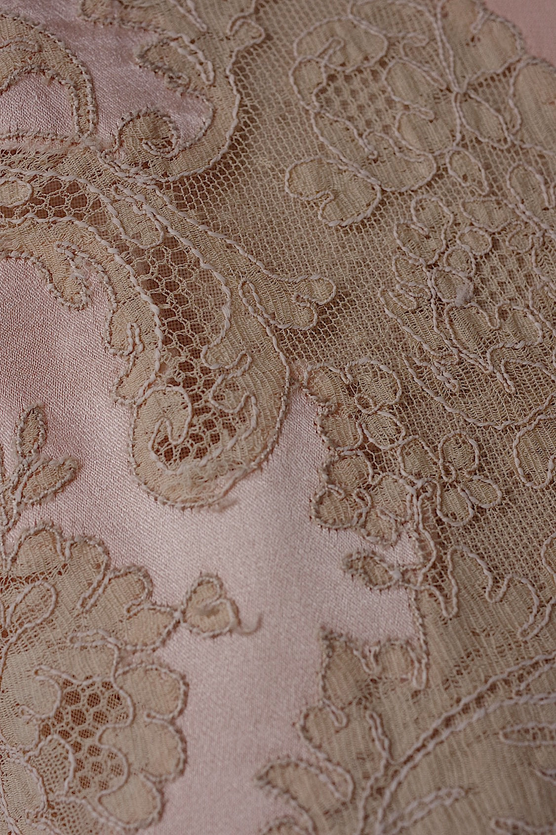 アンティークドレス vêtement antique シルクランジェリー 1 .FR a l'epoque