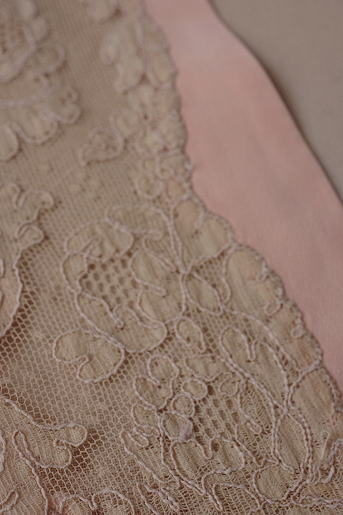 アンティークドレス vêtement antique シルクランジェリー 1 .FR a l'epoque