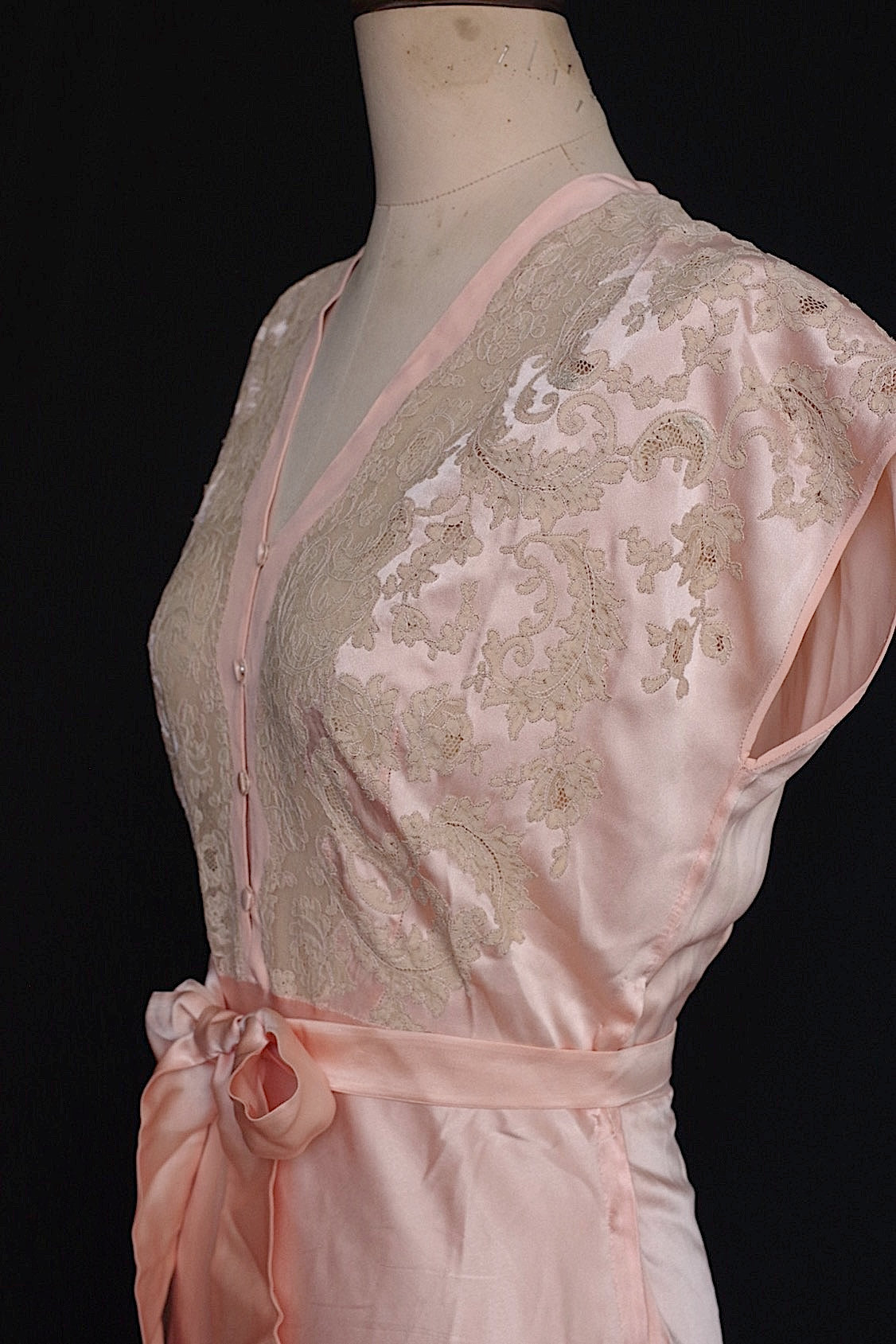 アンティークドレス vêtement antique シルクランジェリー 1 .FR a l'epoque