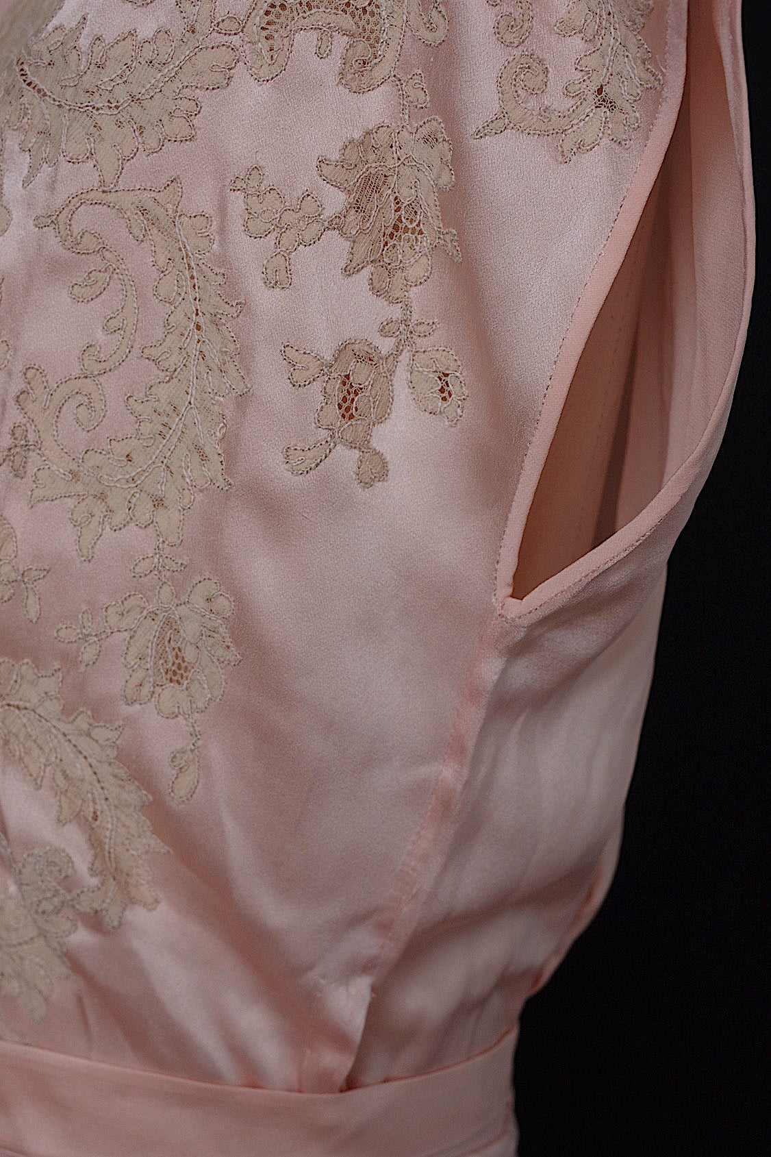 アンティークドレス vêtement antique シルクランジェリー 1 .FR a l'epoque