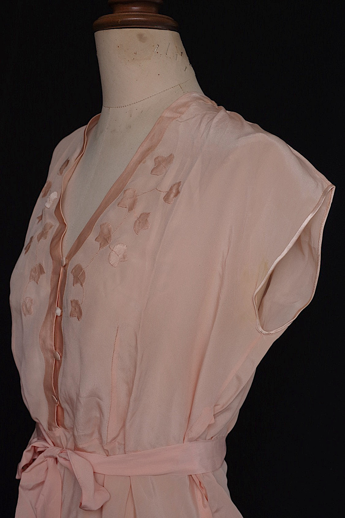 アンティークドレス vêtement antique シルクランジェリー 2 .FR a l'epoque