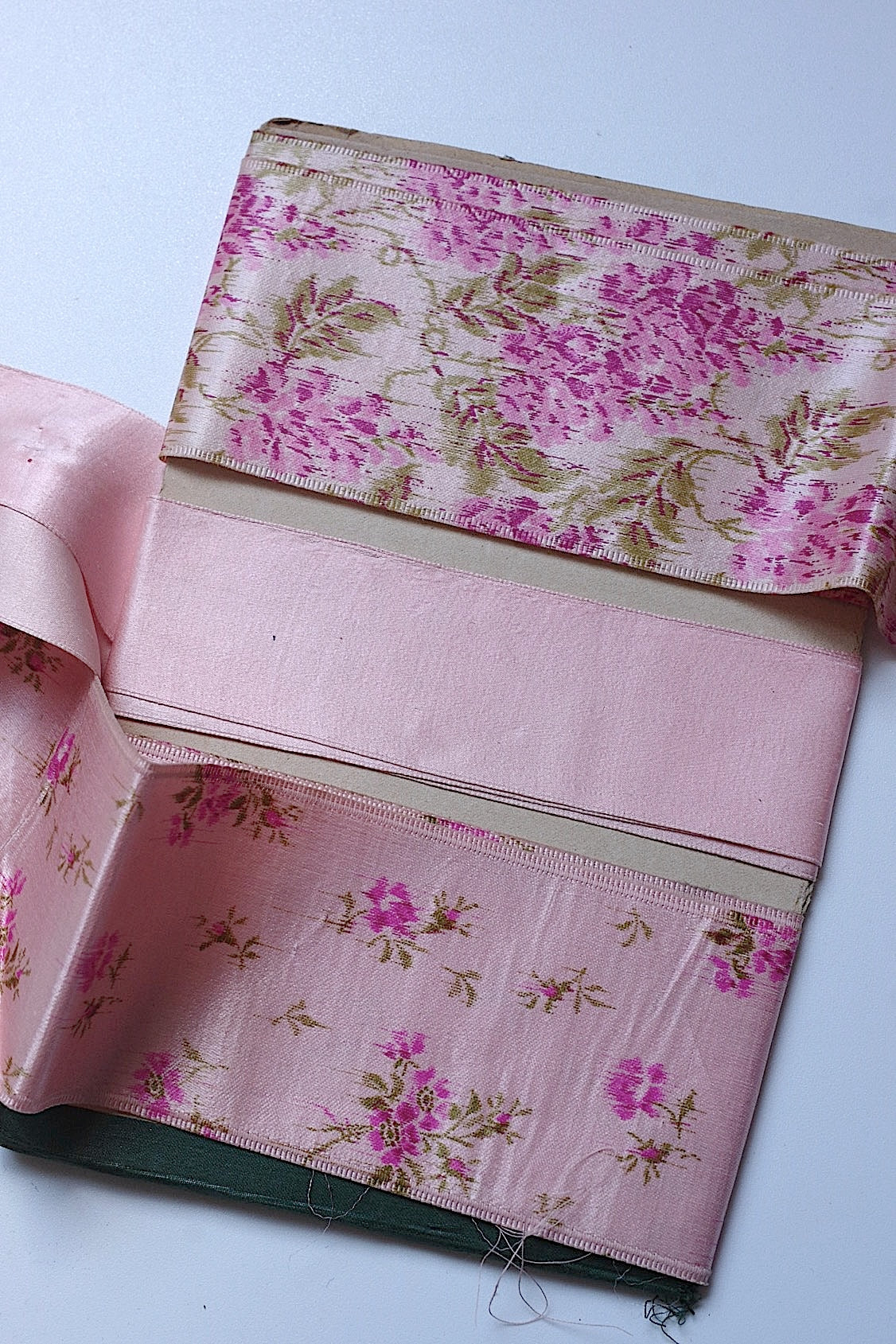 アンティークリボン ruban antique  ribbon lots1 .FR a l'epoque