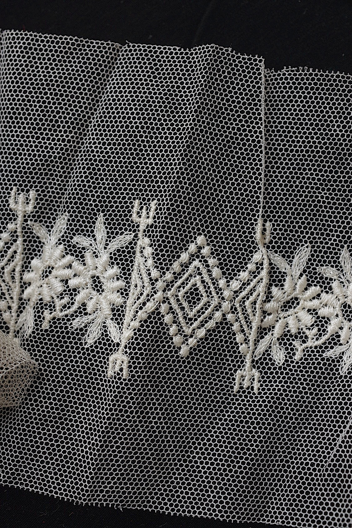 アンティークレース dentelle antique  カットワーク lots2 .FR a l'epoque