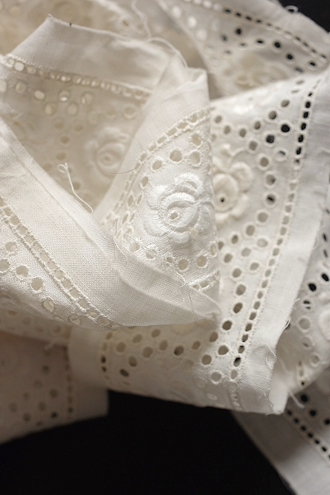 アンティークレース dentelle antique  カットワーク lots3 .FR a l'epoque