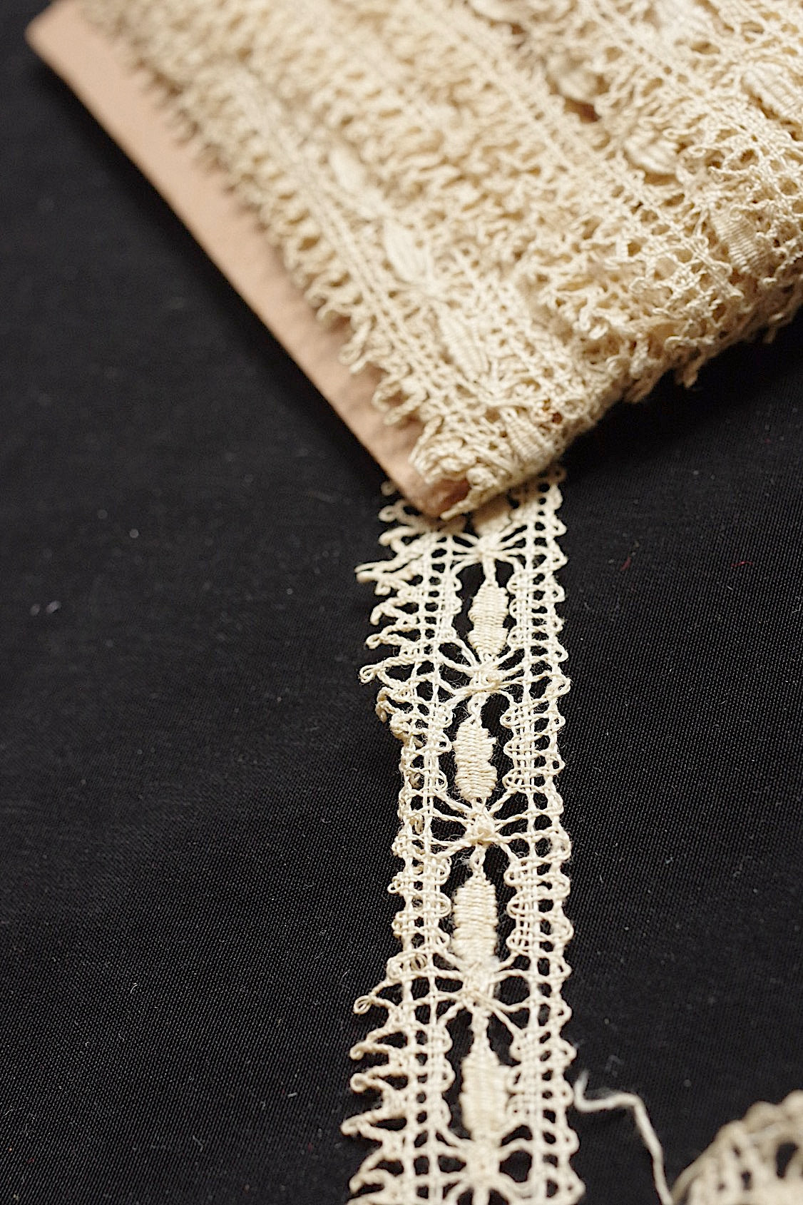 アンティークレース dentelle antique  ボビン lots3 .FR a l'epoque