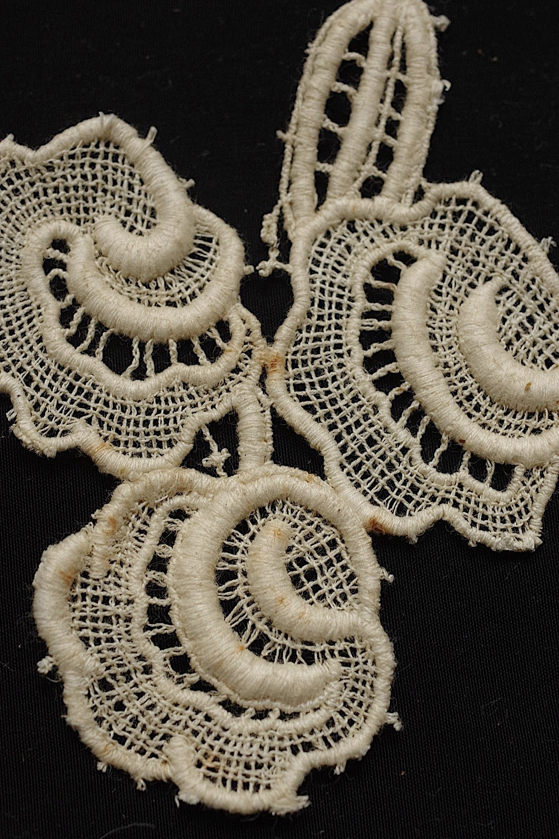 アンティークレース dentelle antique  36pieceモチーフ  .FR a l'epoque