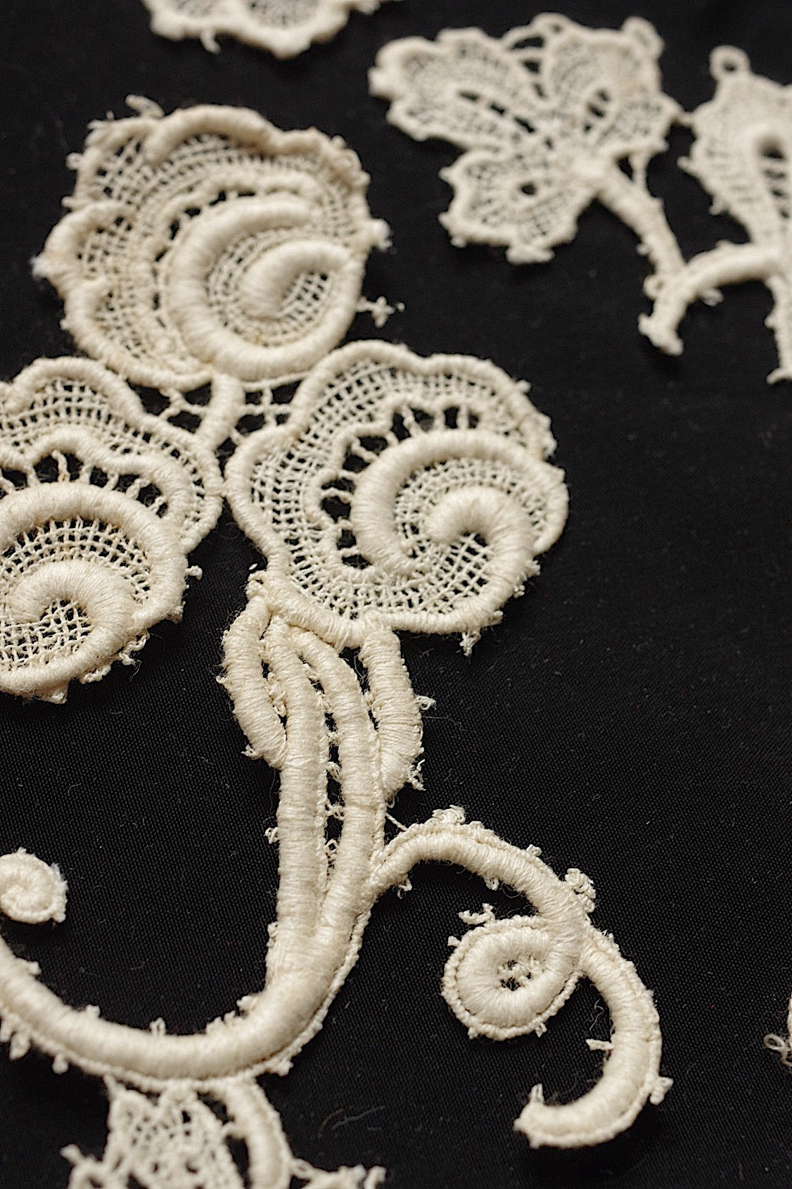 アンティークレース dentelle antique  36pieceモチーフ  .FR a l'epoque