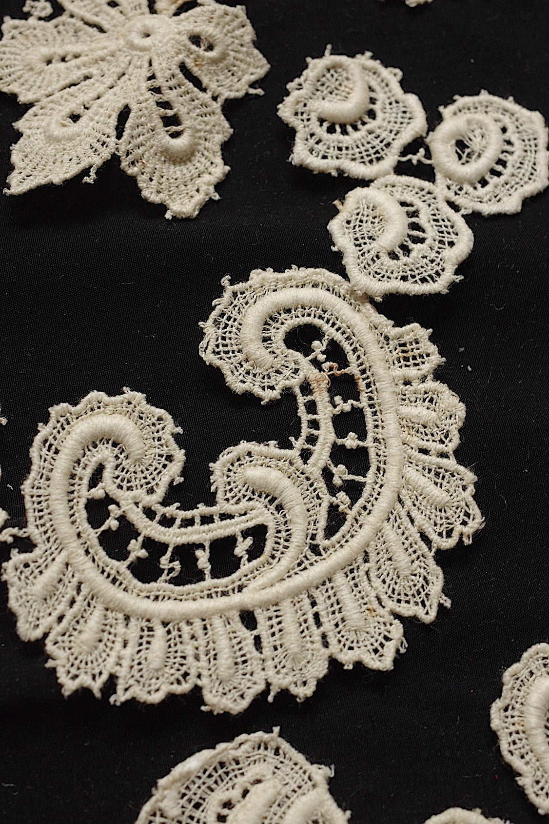 アンティークレース dentelle antique  36pieceモチーフ  .FR a l'epoque