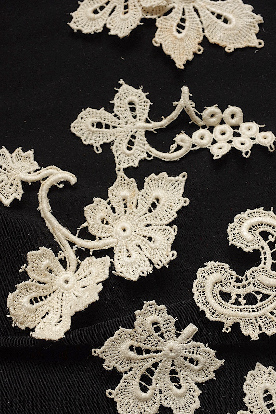 アンティークレース dentelle antique  36pieceモチーフ  .FR a l'epoque