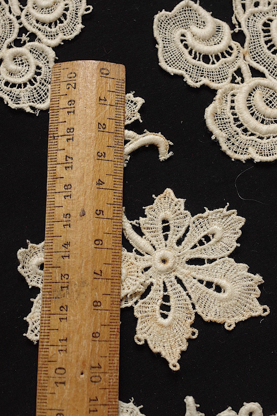 アンティークレース dentelle antique 36pieceモチーフ .FR a l'epoque