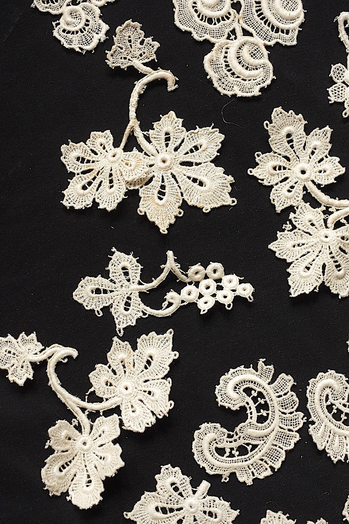 アンティークレース dentelle antique  36pieceモチーフ  .FR a l'epoque