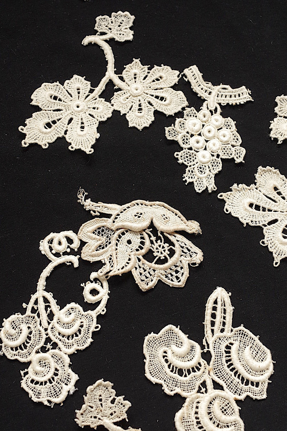 アンティークレース dentelle antique  36pieceモチーフ  .FR a l'epoque