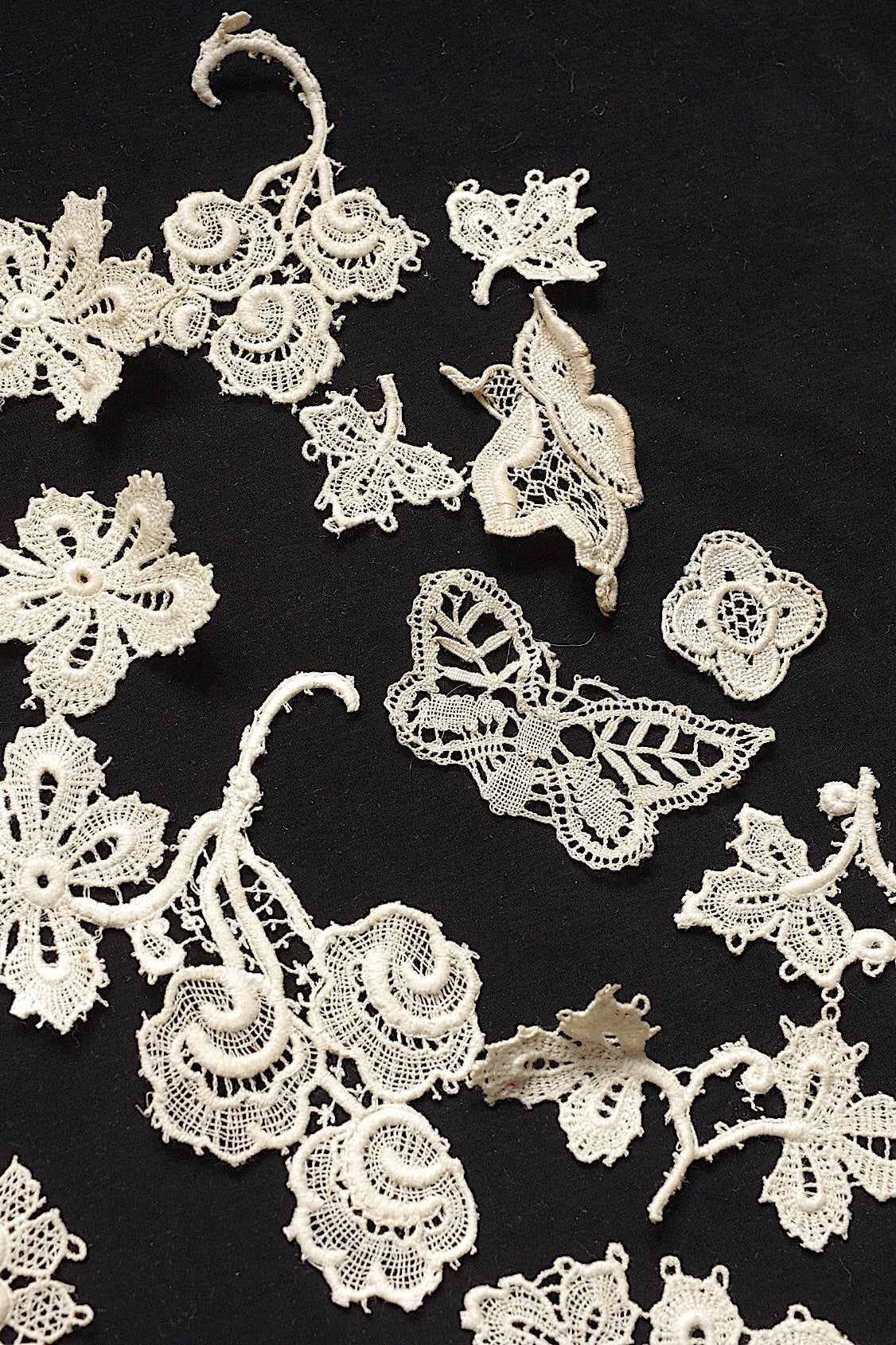 アンティークレース dentelle antique  36pieceモチーフ  .FR a l'epoque