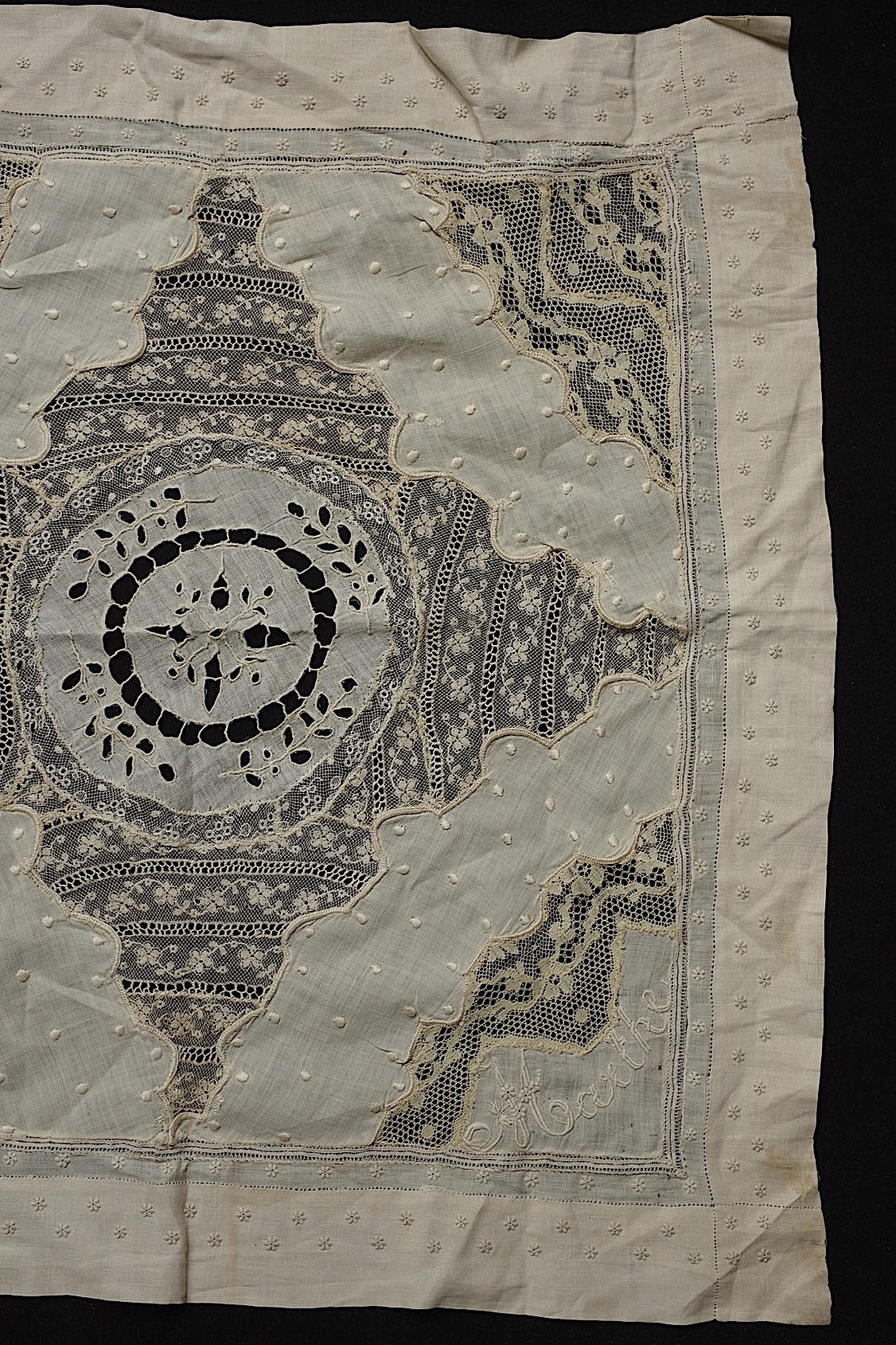 アンティークレース dentelle antique  刺繍ハンカチ .FR a l'epoque