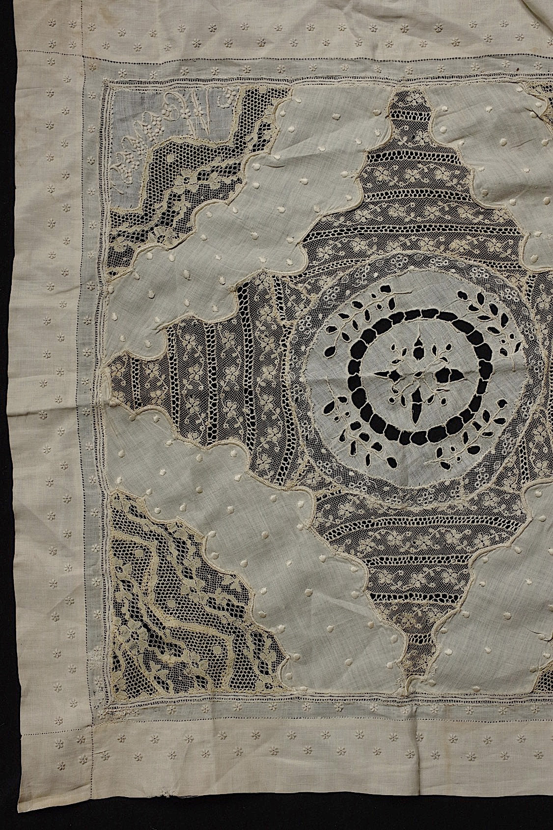 アンティークレース dentelle antique  刺繍ハンカチ .FR a l'epoque