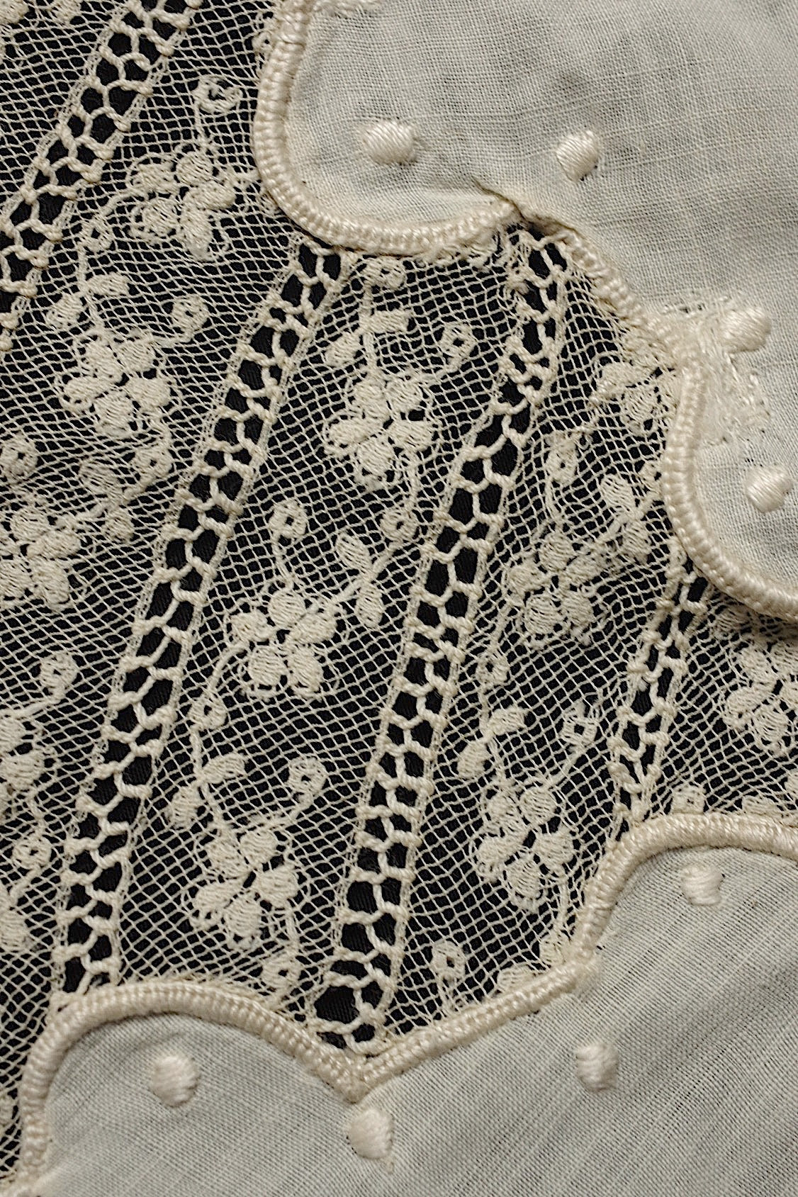 アンティークレース dentelle antique  刺繍ハンカチ .FR a l'epoque