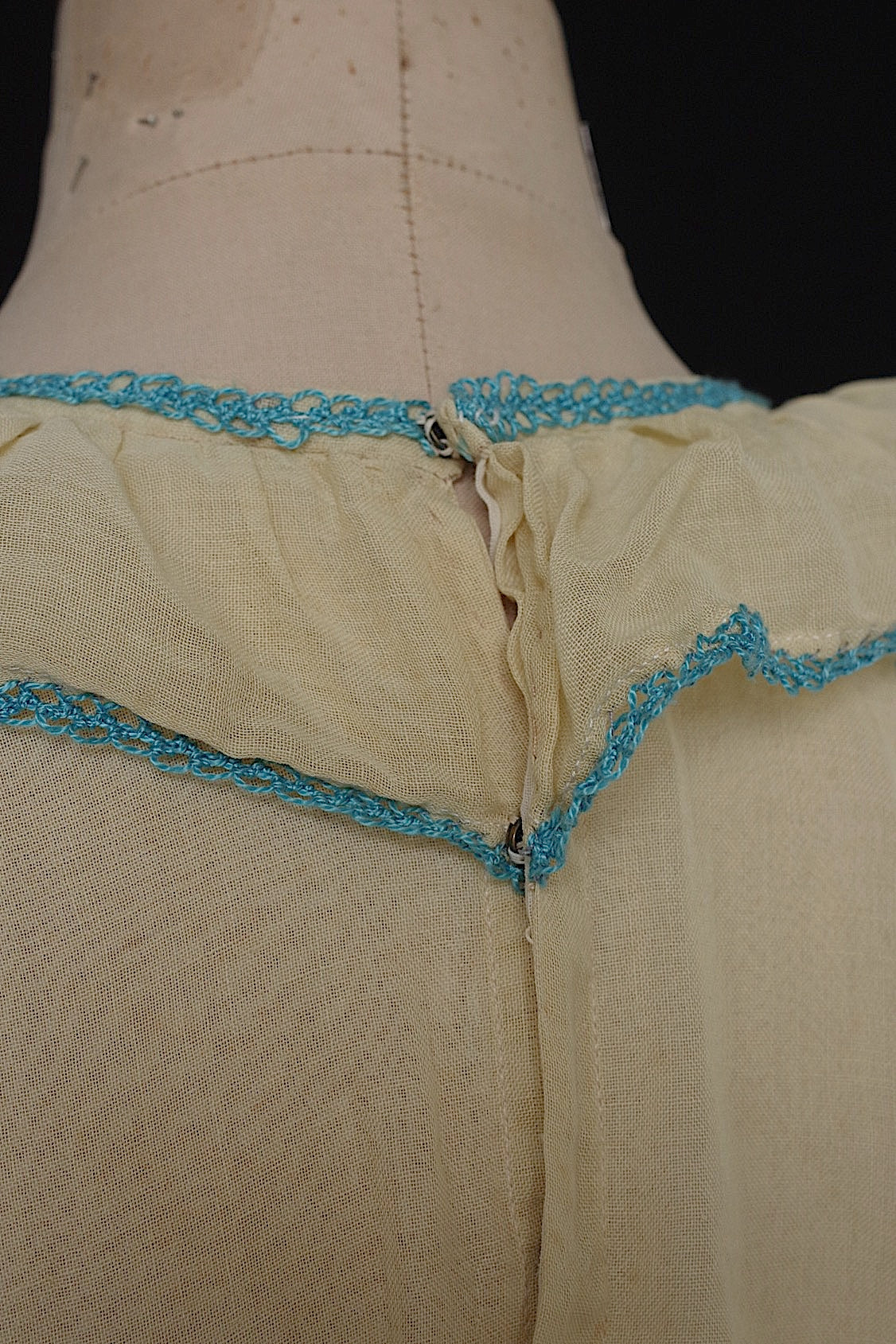 アンティークワンピース vêtement  antique 少女サイズ .FR a l'epoque