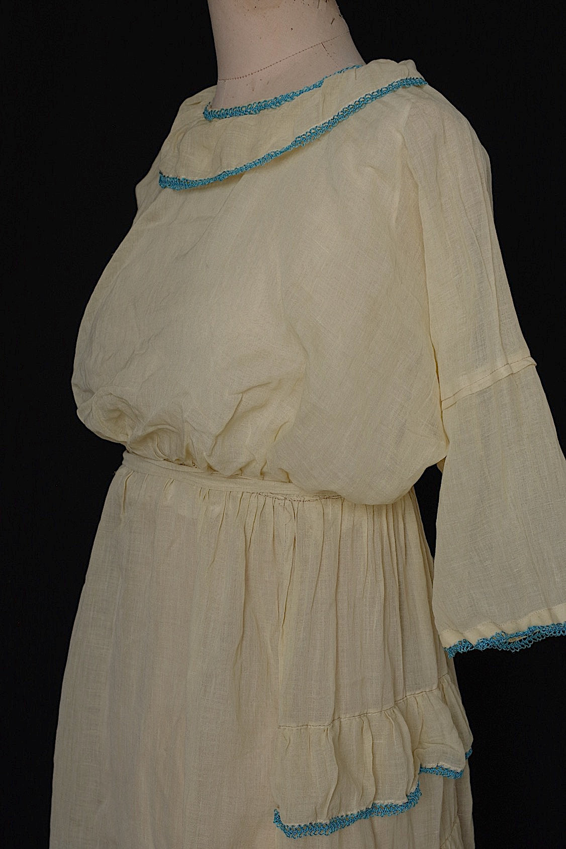 アンティークワンピース vêtement  antique 少女サイズ .FR a l'epoque