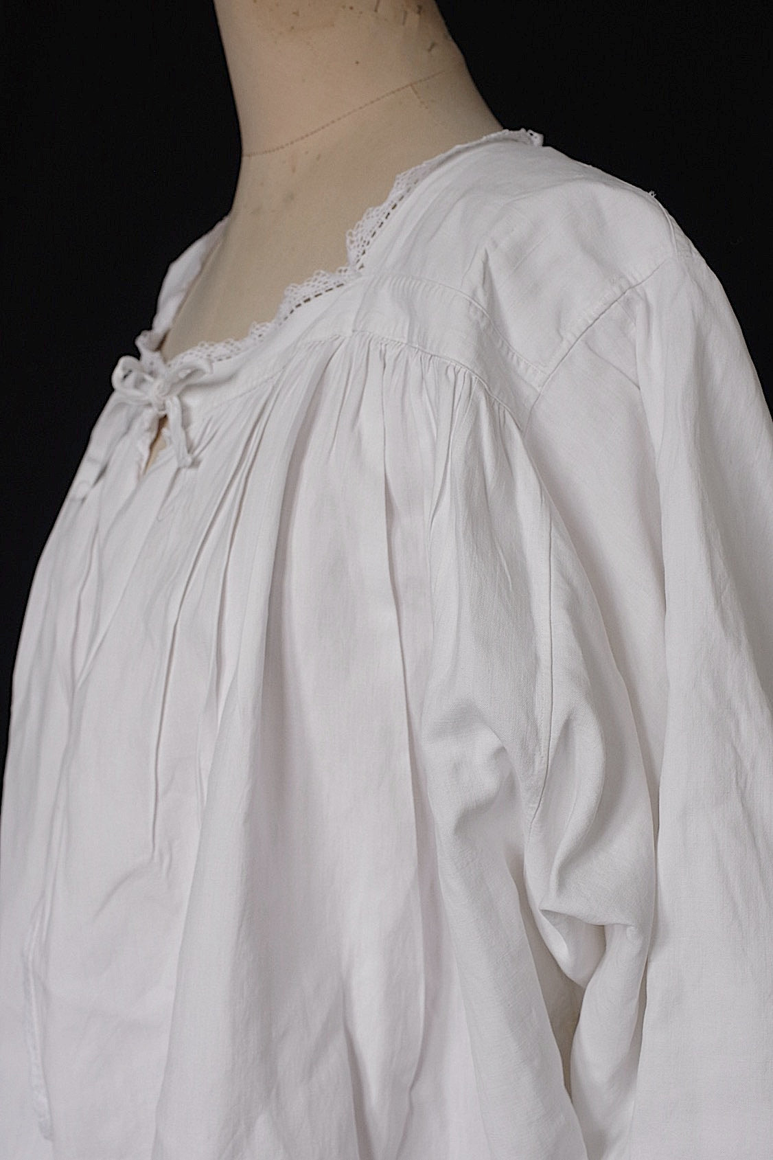 アンティーク教会チュニック vêtement antique チャーチスモック surplis1 .FR a l'epoque