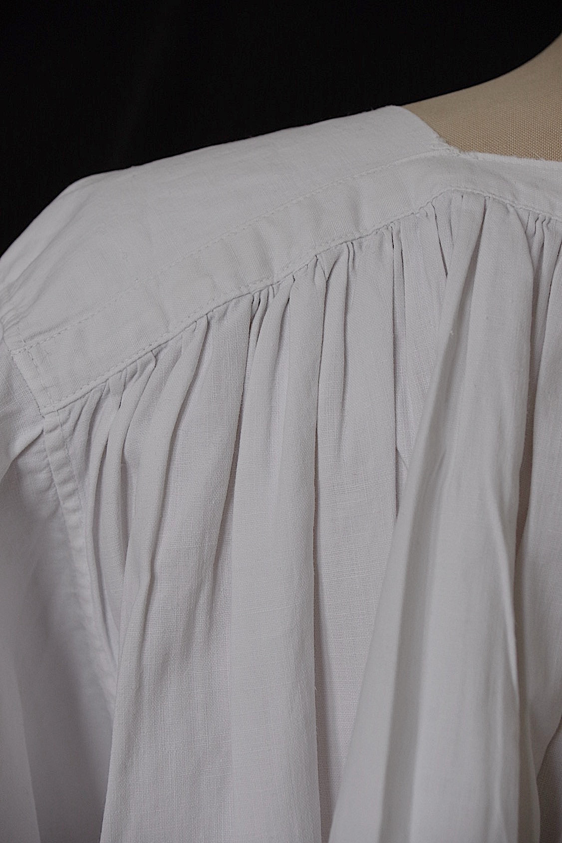 ヴィンテージ教会チュニック vêtement vintage チャーチスモック surplis3 .FR a l'epoque