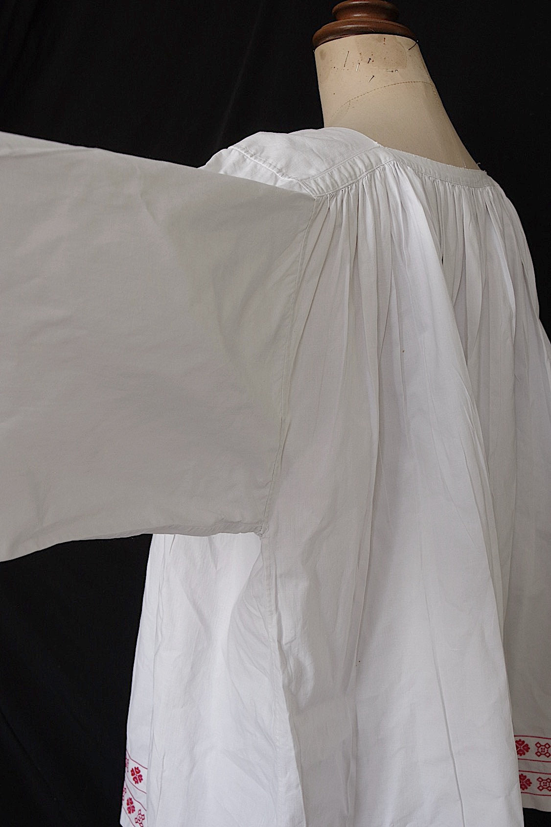 ヴィンテージ教会チュニック vêtement vintage チャーチスモック surplis3 .FR a l'epoque