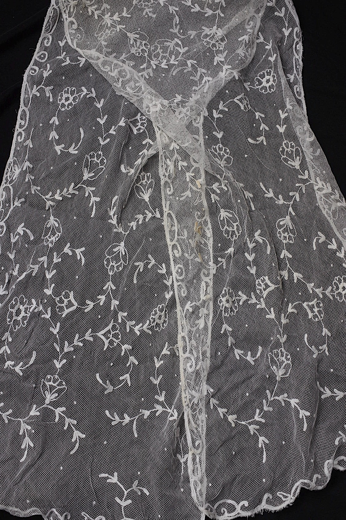 アンティークレース dentelle antique 刺繍ハギレ+ベール .FR a l'epoque