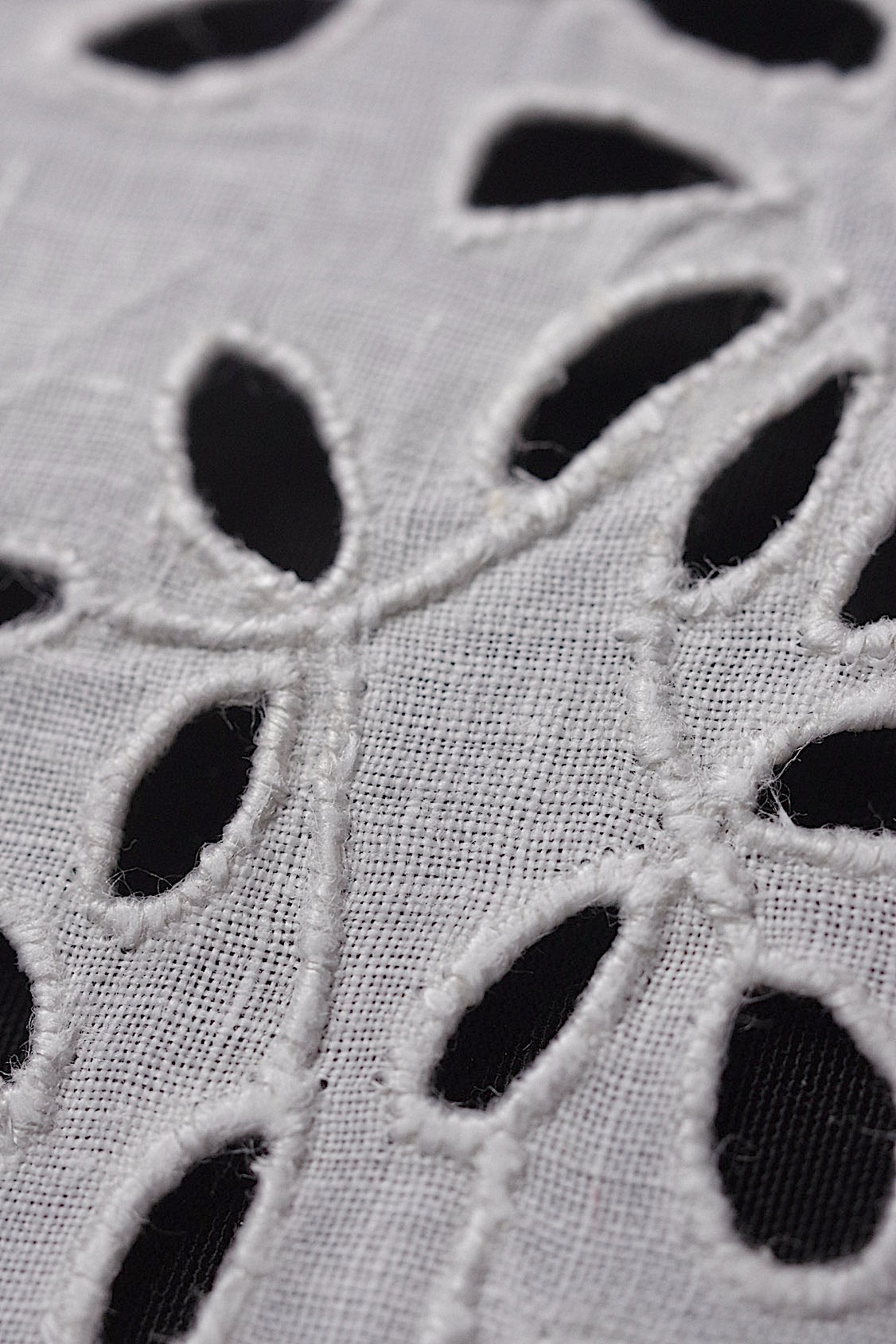 アンティークレース dentelle antique  クロス レース .FR a l'epoque