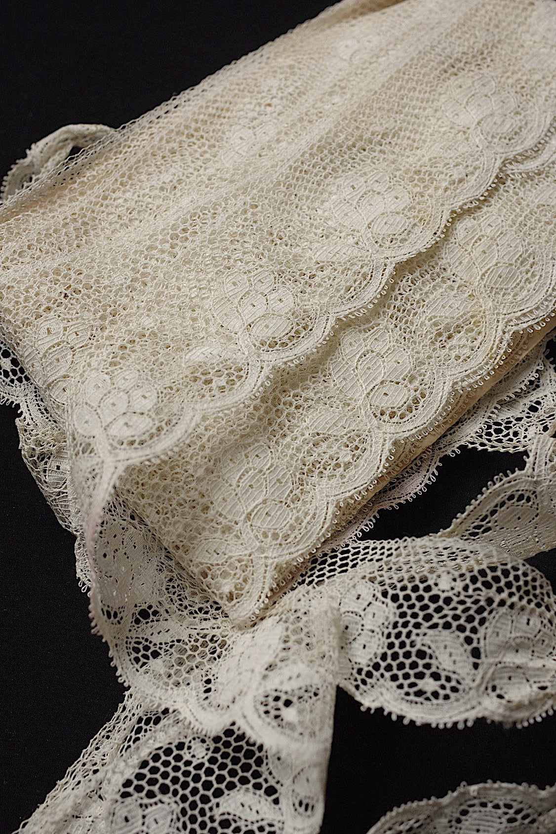 アンティークレース dentelle antique 940cm .FR a l'epoque