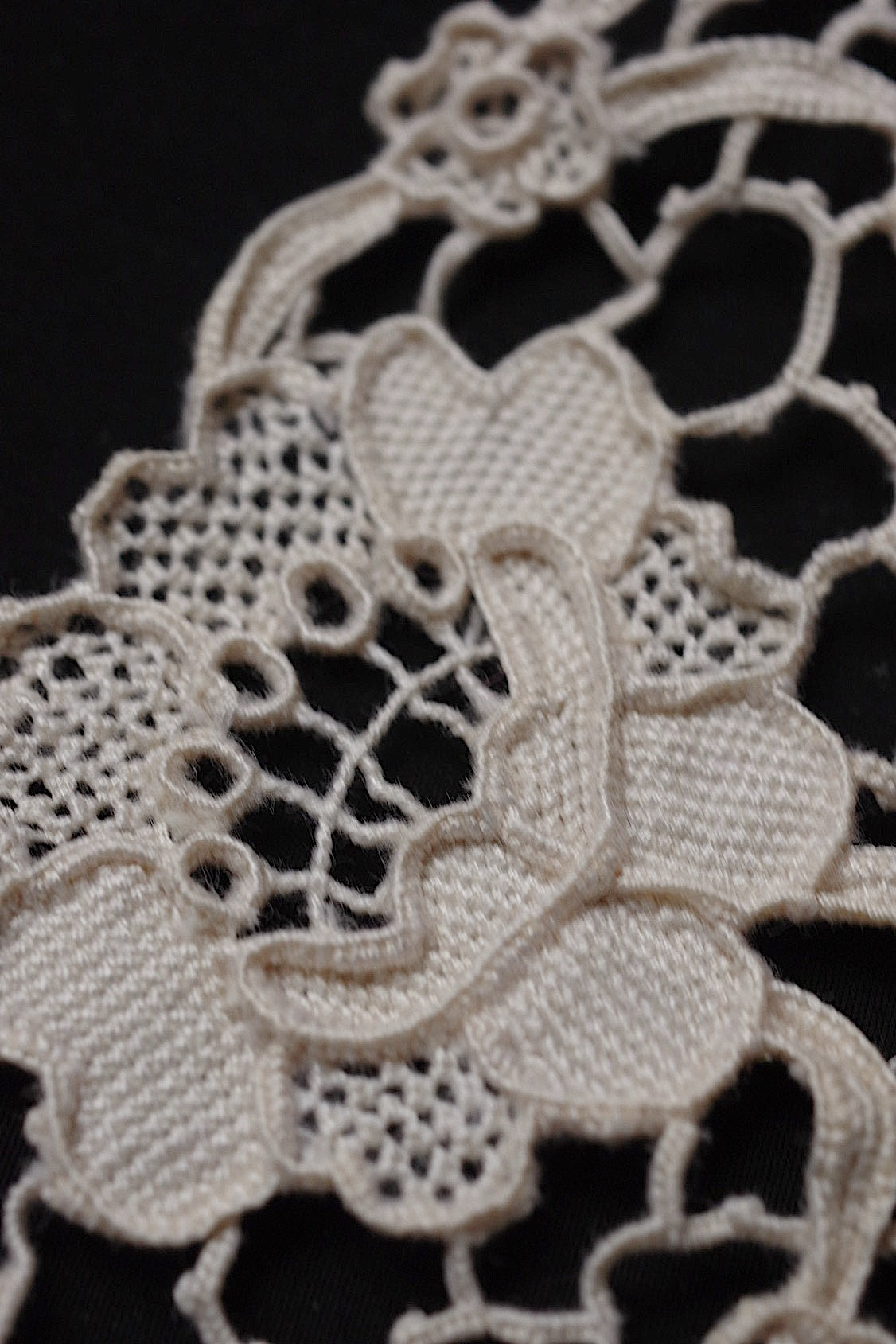 アンティークレース dentelle antique  小さな襟2つ .FR a l'epoque