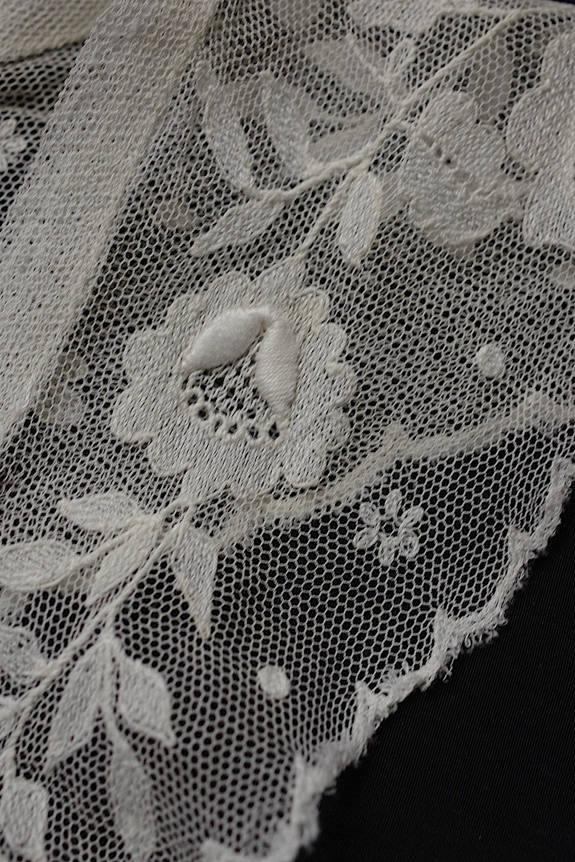 アンティークレース dentelle antique  襟2つ .FR a l'epoque