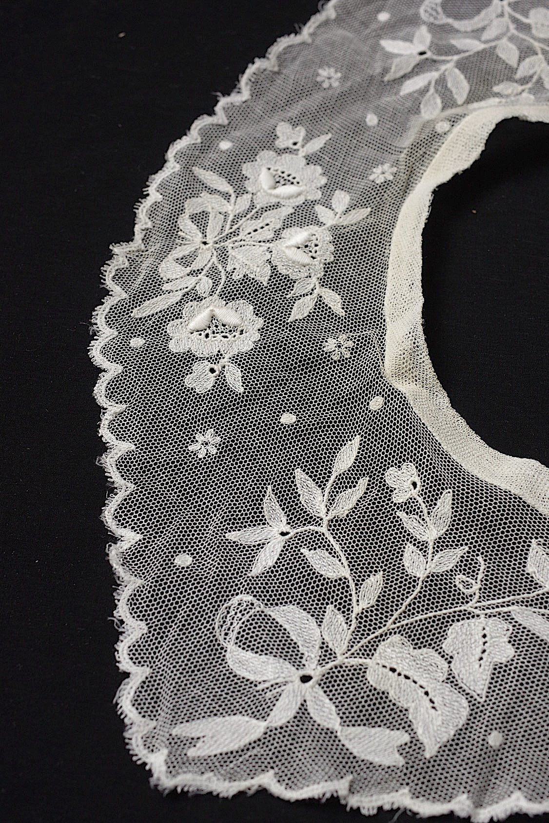 アンティークレース dentelle antique  襟2つ .FR a l'epoque