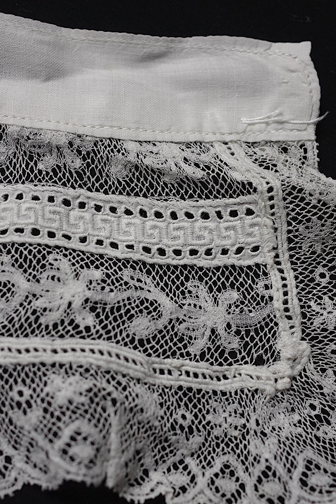 アンティークレース dentelle antique  襟2つ .FR a l'epoque